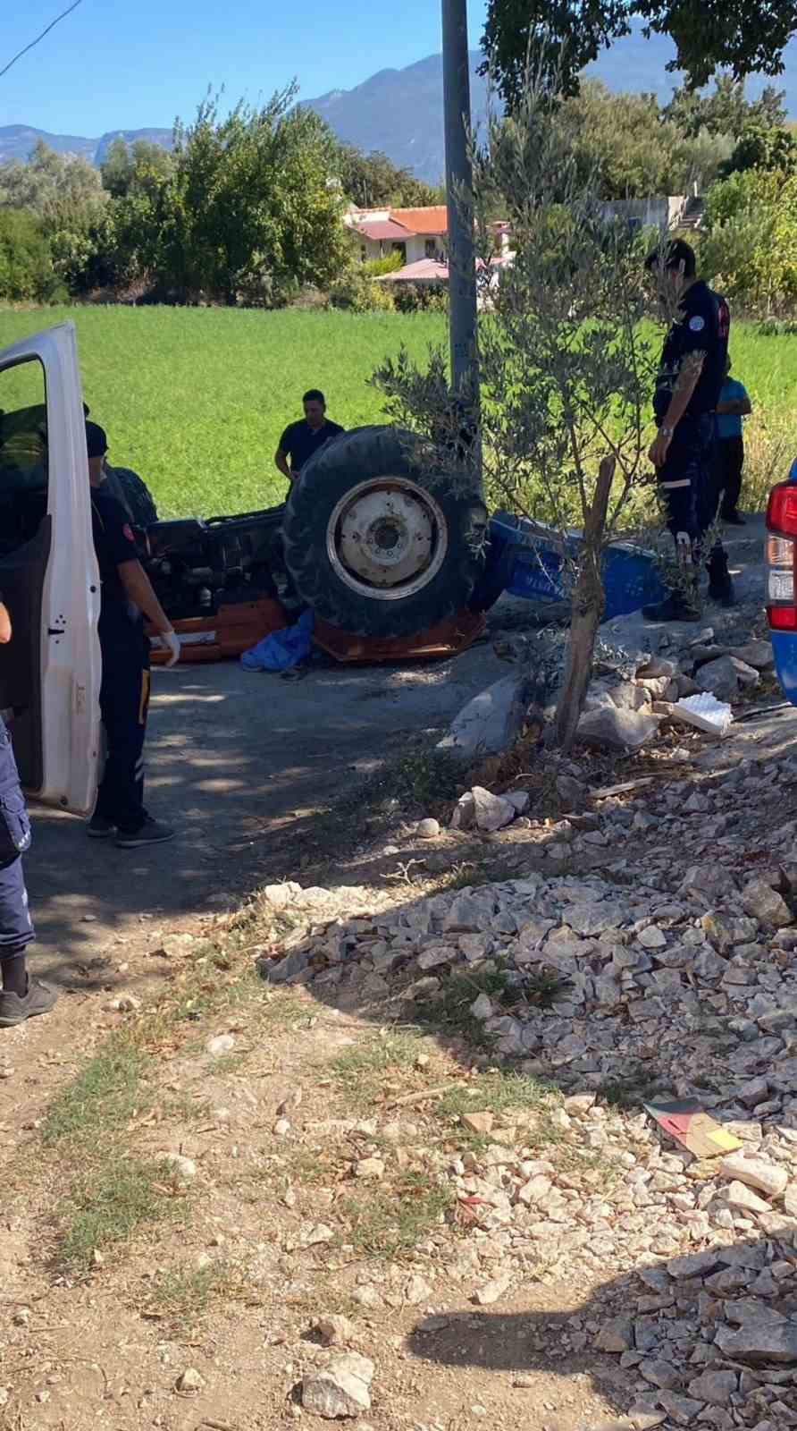 Seydikemer’de traktör devrildi: 1 ölü
