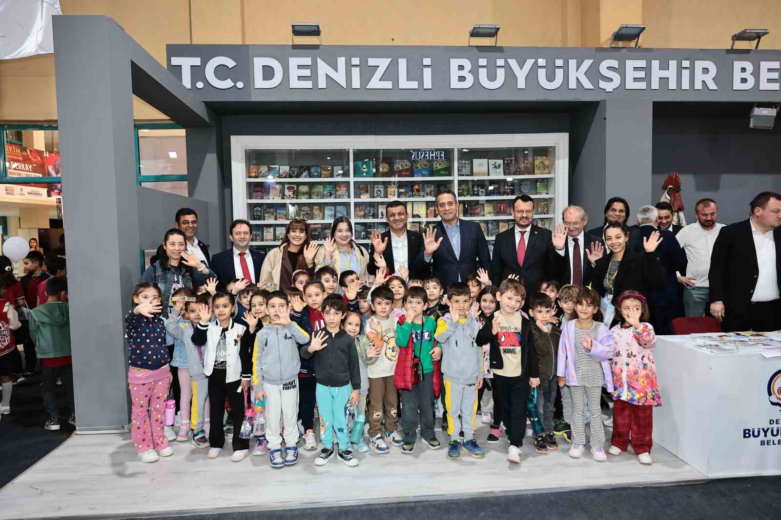 Y&uuml;zlerce yazar ve yayınevi Denizlililerle buluşacak Kitap Fuarı a&ccedil;ıldı
