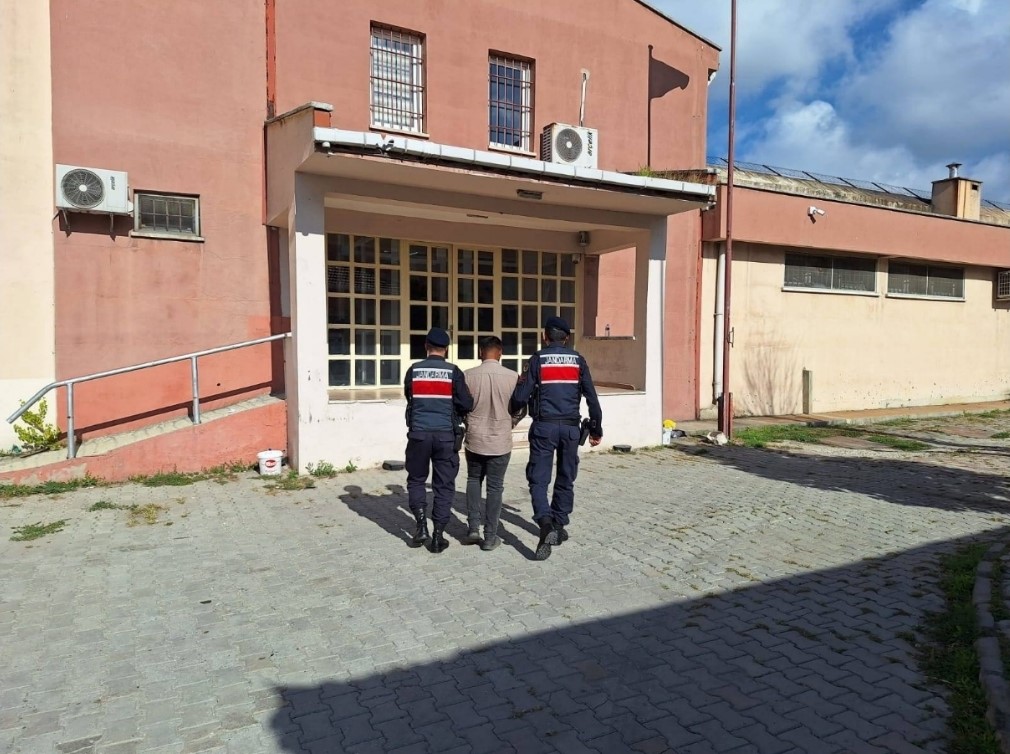 Kırklareli&rsquo;nde &ccedil;eşitli su&ccedil;lara karışan 13 ş&uuml;pheli tutuklandı
