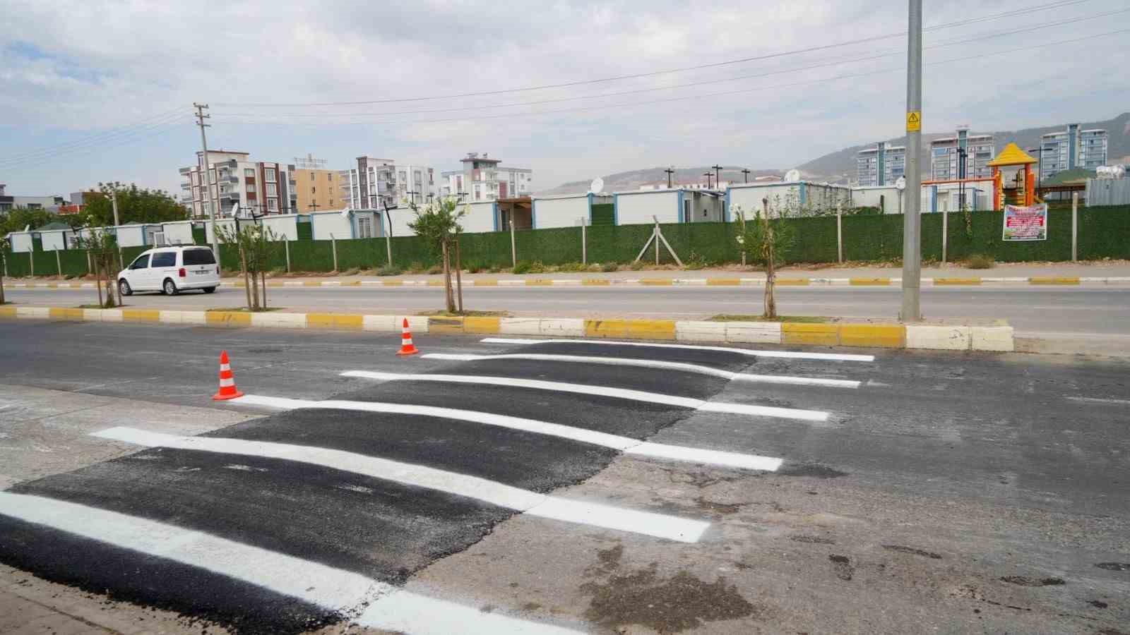 Okul önlerinde trafik güvenliği çalışmaları yapıldı