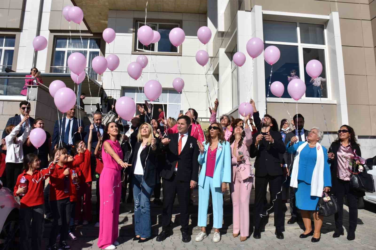 &quot;Pembe Güller Şenliği&quot; büyük ilgi gördü