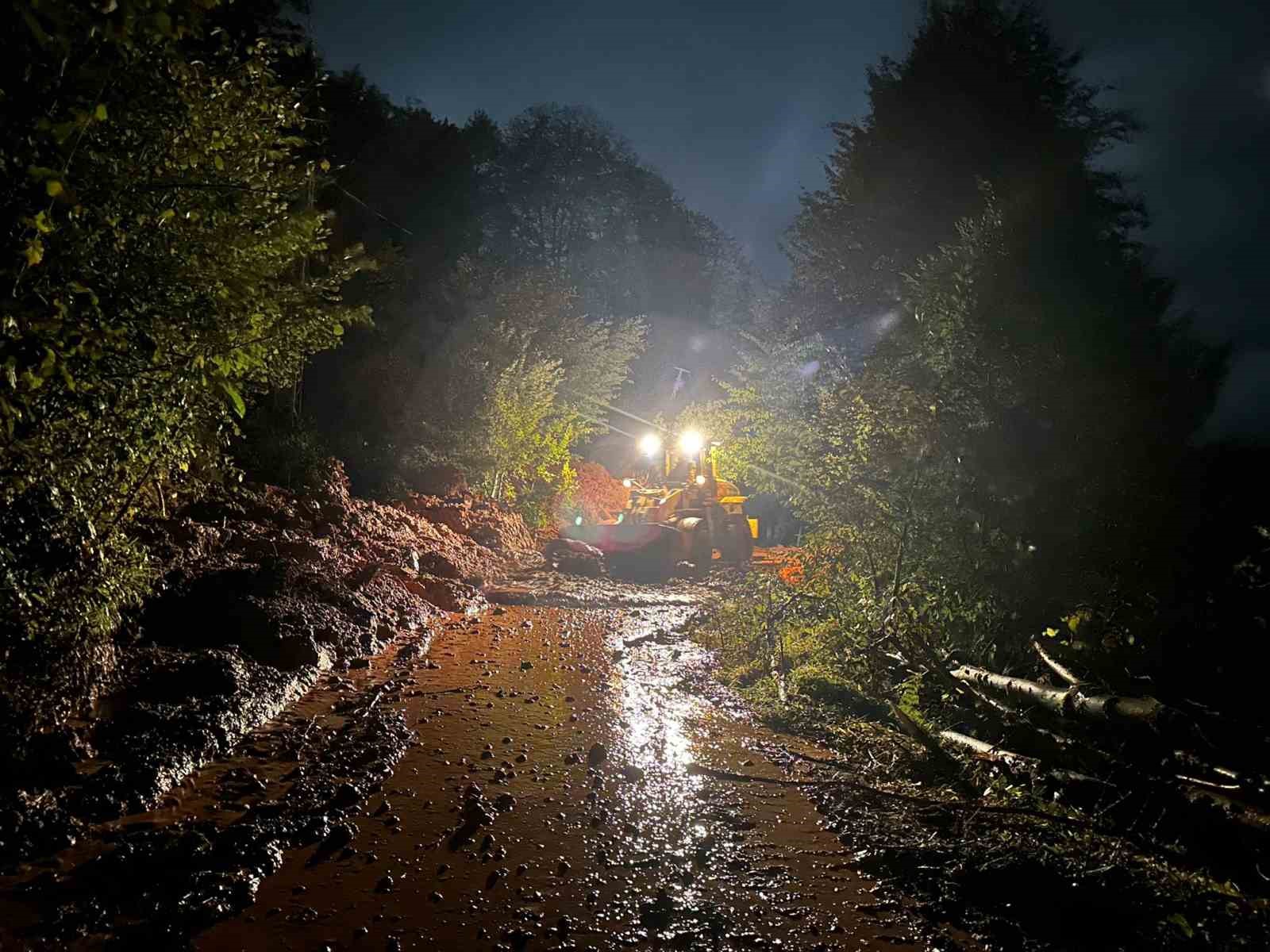 Şiddetli yağışlar Rize’de sel ve heyelanlara neden oldu
