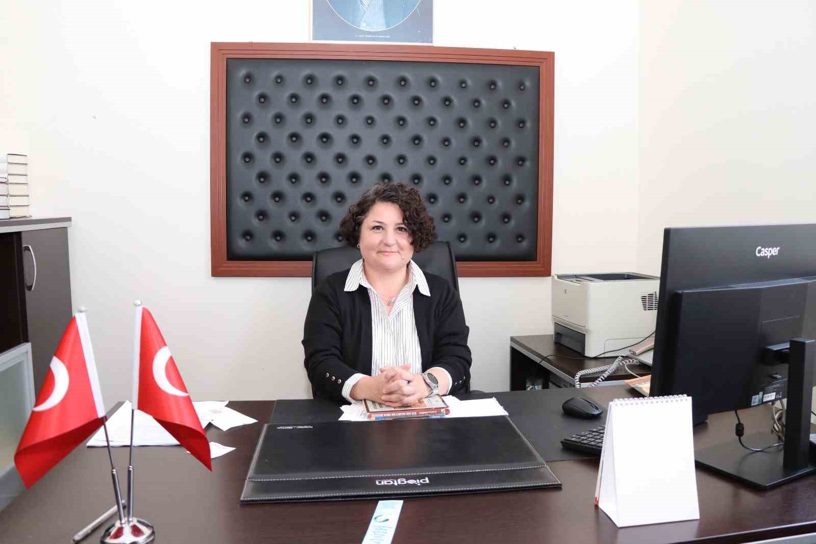 Oltu Halk K&uuml;t&uuml;phanesi&rsquo;ne yeni m&uuml;d&uuml;r atandı
