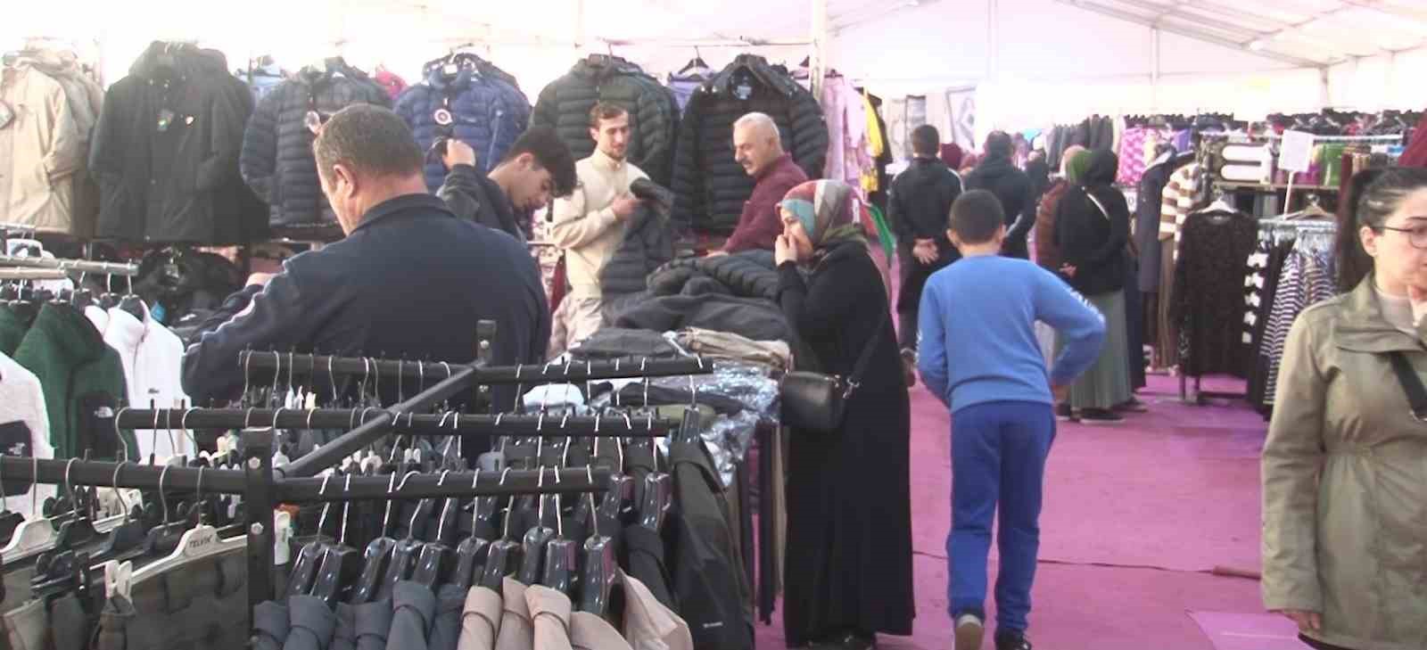 Sancaktepe&rsquo;de kurulan indirim fuarı vatandaşları ağırlıyor
