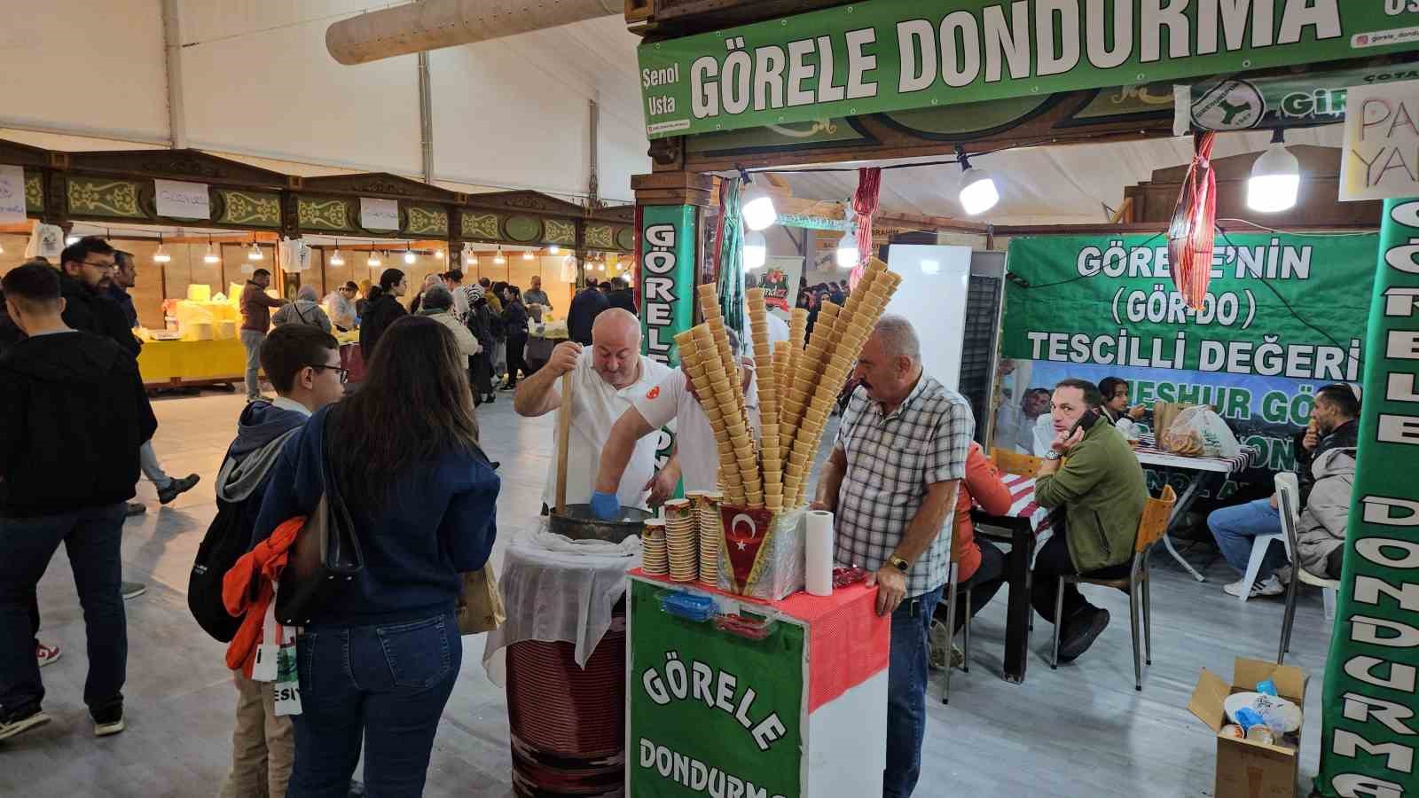 Bakan Kacır ’17. Giresun Tanıtım Günleri’ne katıldı
