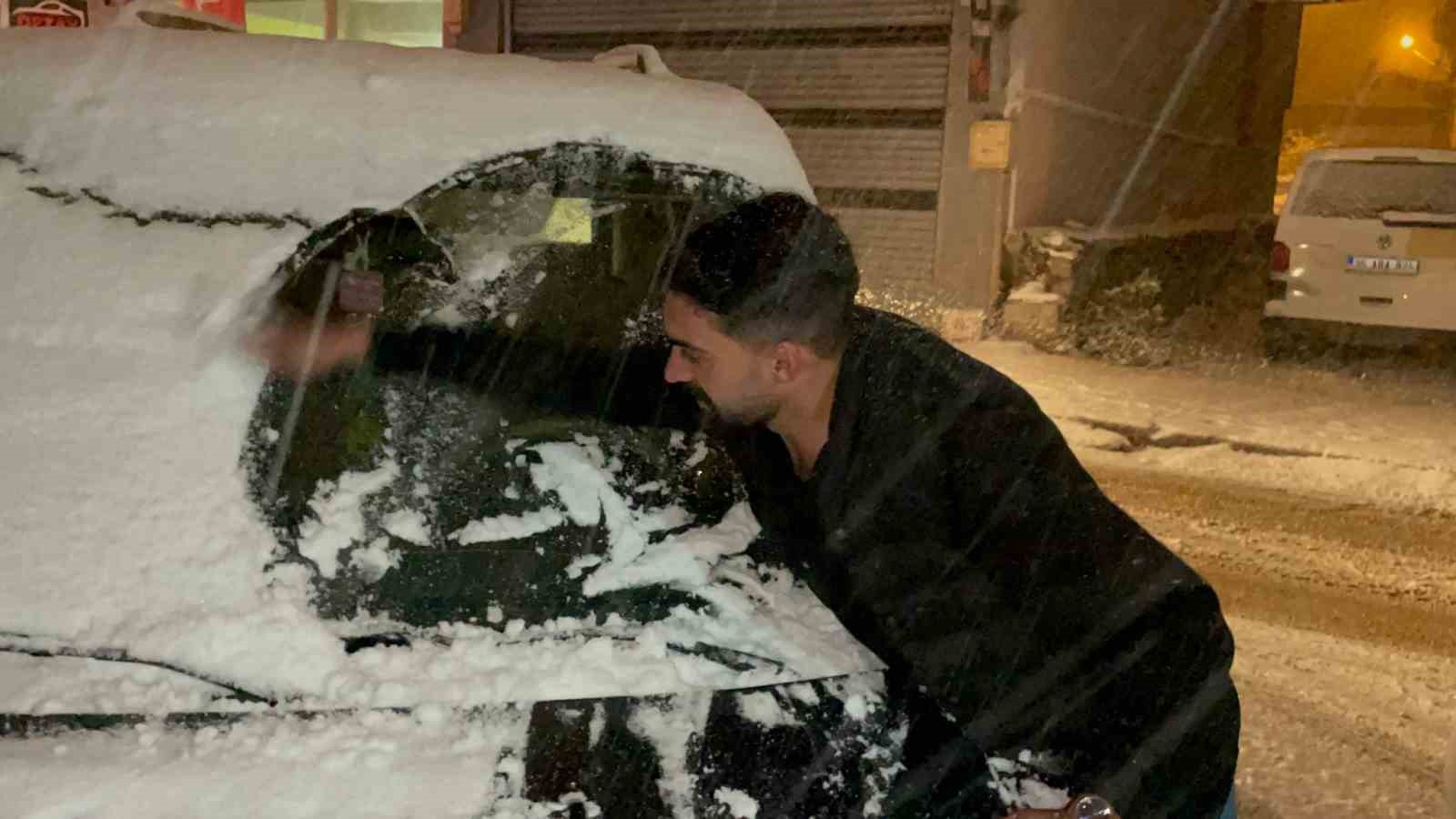 Sarıkamış’ta yoğun kar yağışı etkisini sürdürüyor
