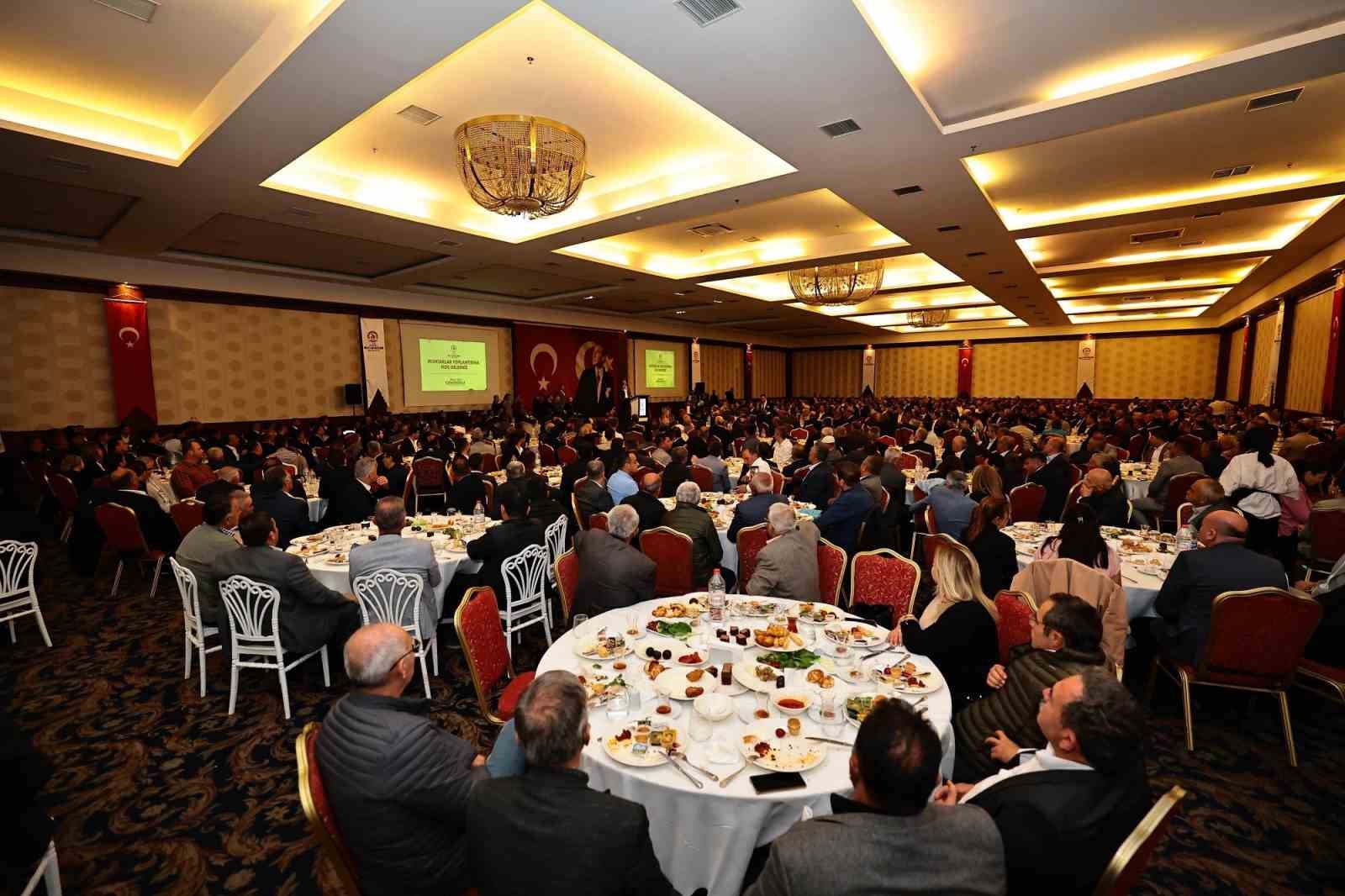 Başkan &Ccedil;avuşoğlu 616 muhtar ile bir araya geldi
