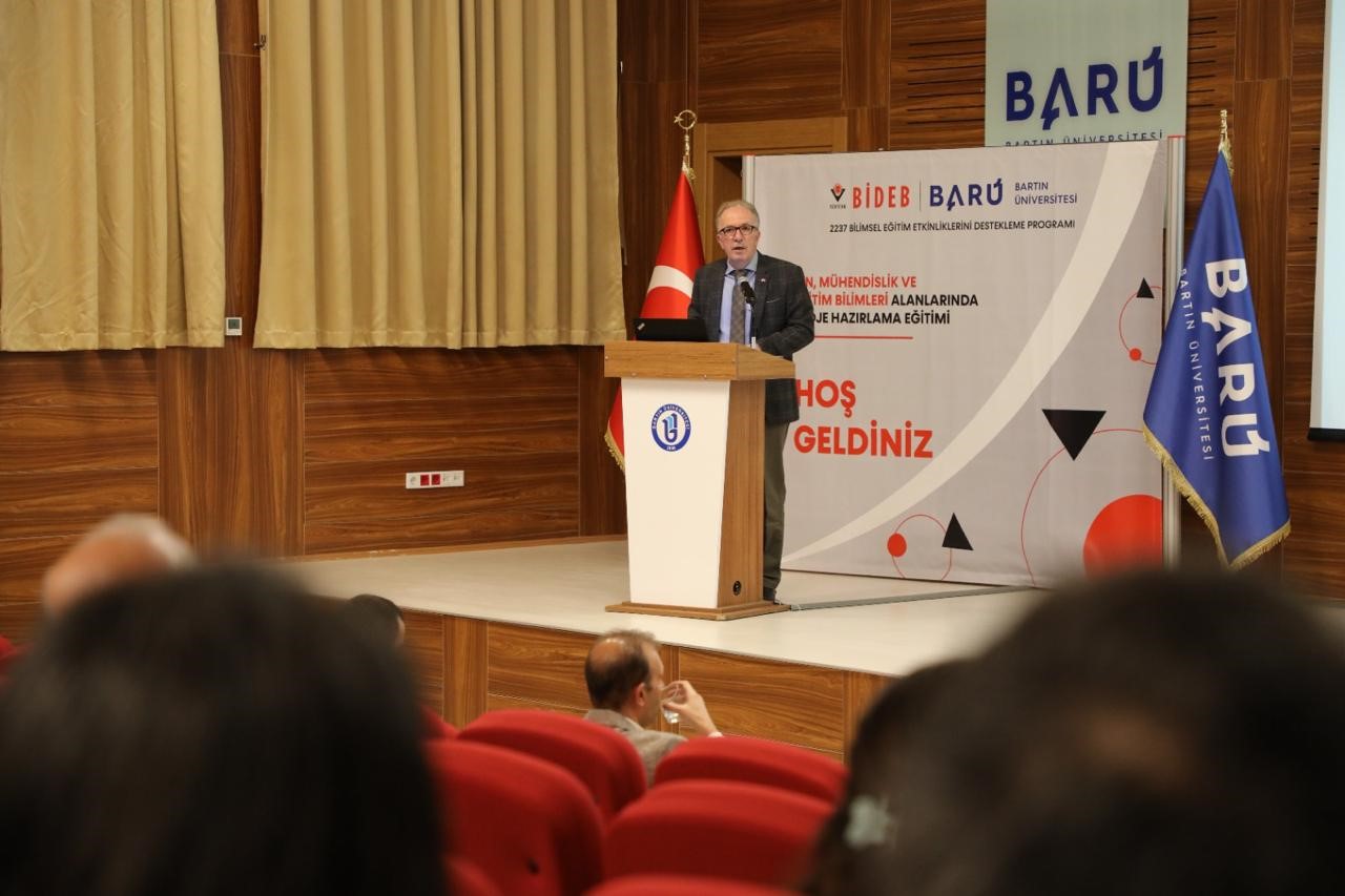 BARÜ’de TÜBİTAK destekli proje hazırlama eğitimi verildi
