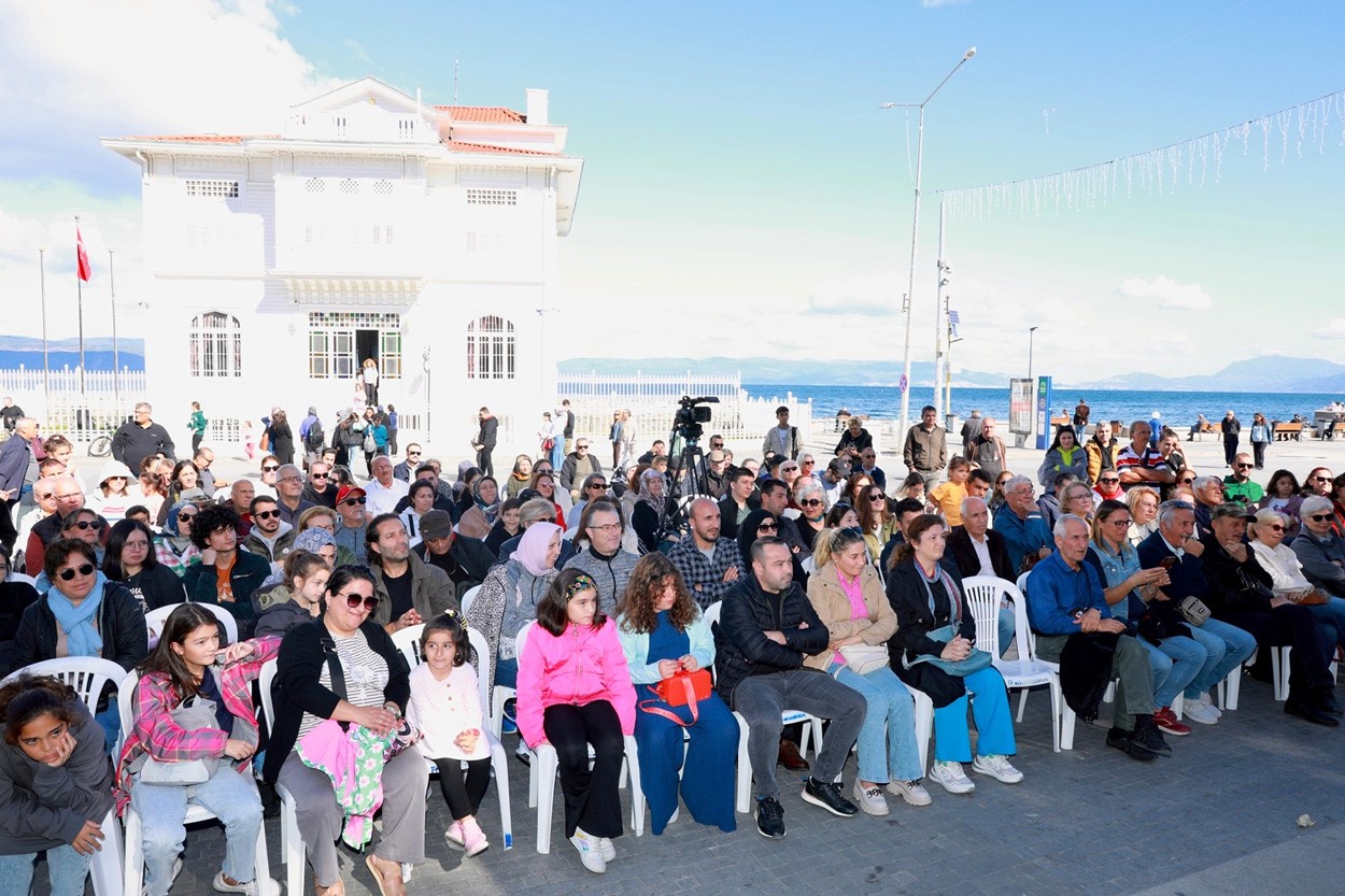 ’Tiyatro Mudanya’ tam not altı
