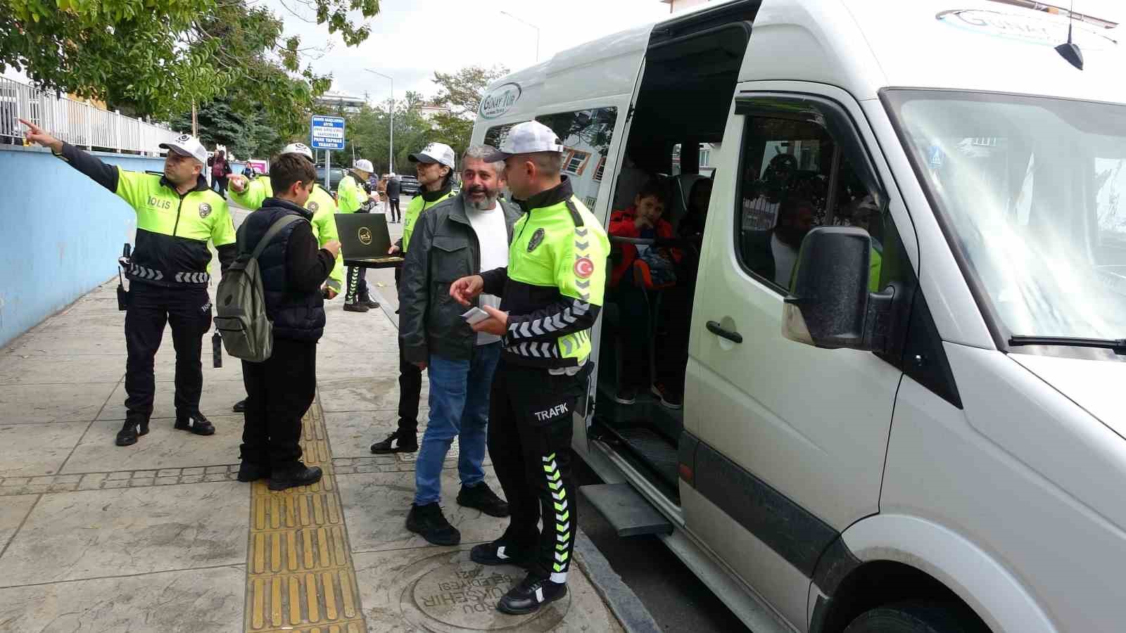 Denetimler sonuç verdi, okul servis araçları trafik kazasına karışmadı
