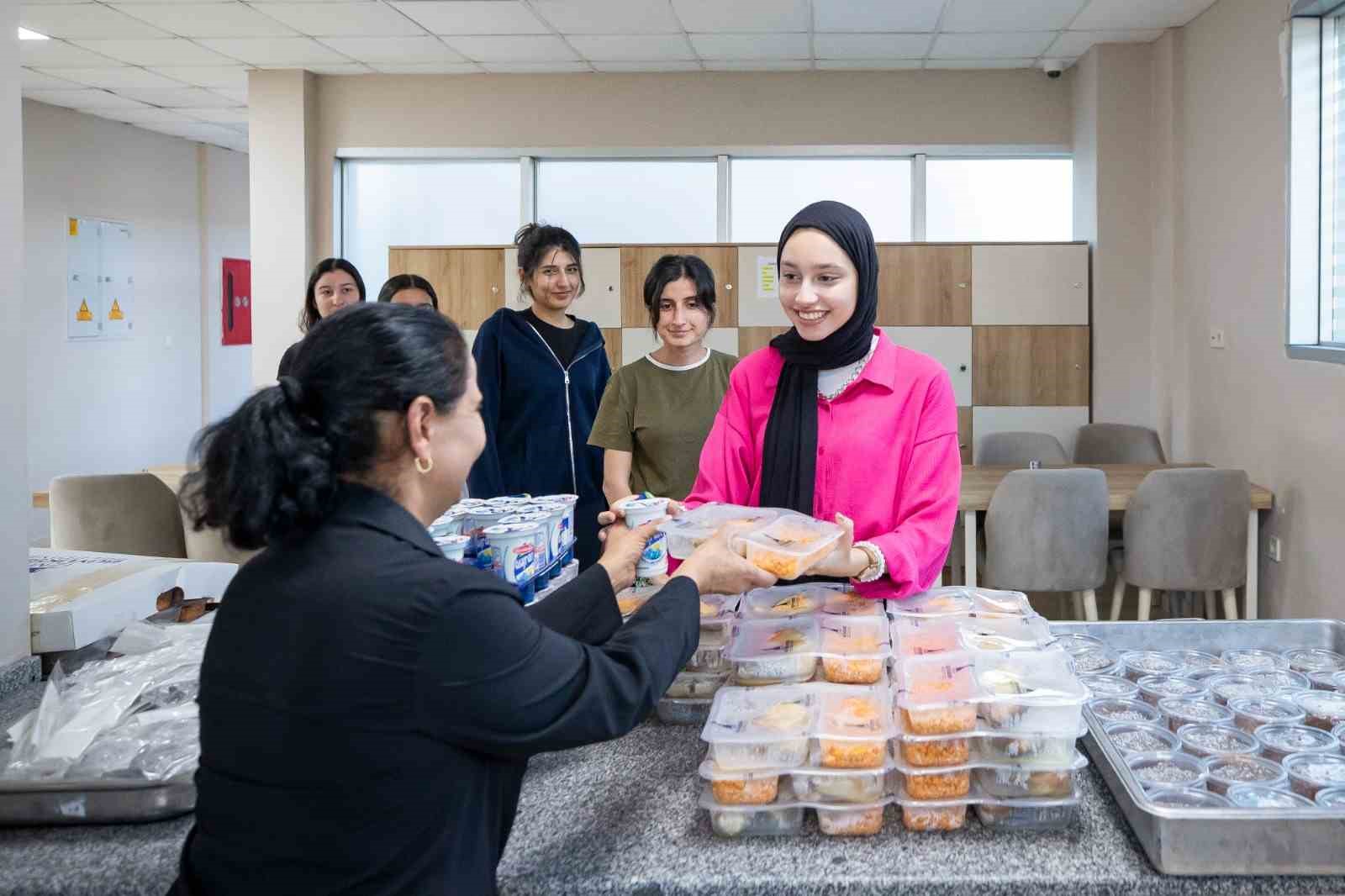 Büyükşehir gençlerin barınma sorununa çare oldu
