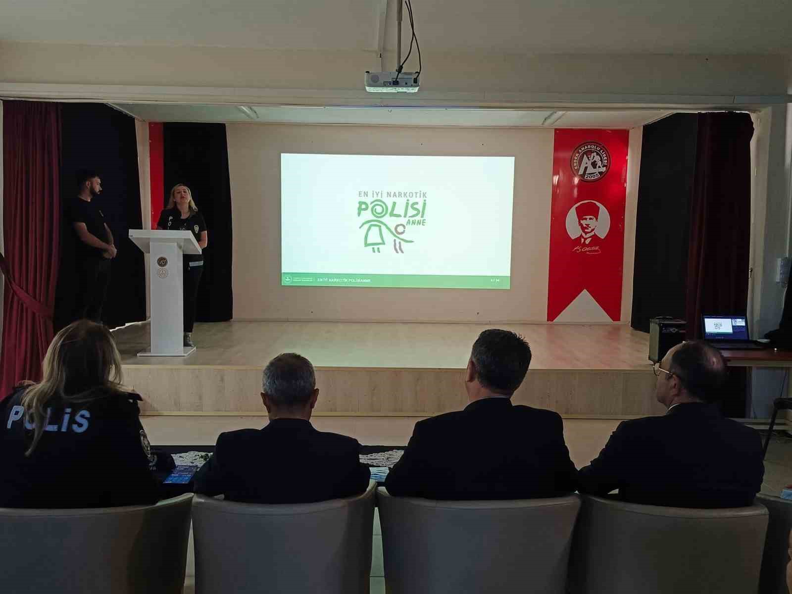 "En İyi Narkotik Polisi: Anne!" Erdek&rsquo;te annelerle uyuşturucuya karşı g&uuml;&ccedil;l&uuml; m&uuml;cadele başladı
