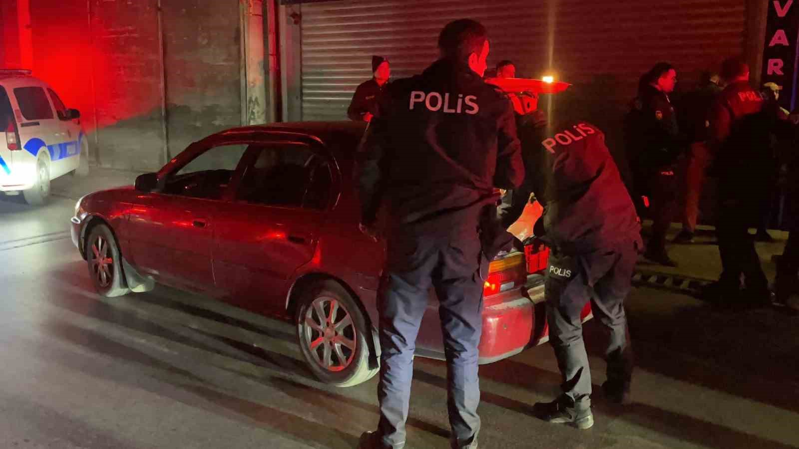 Ka&ccedil;ırıldığını iddia eden kadın polisi harekete ge&ccedil;irdi
