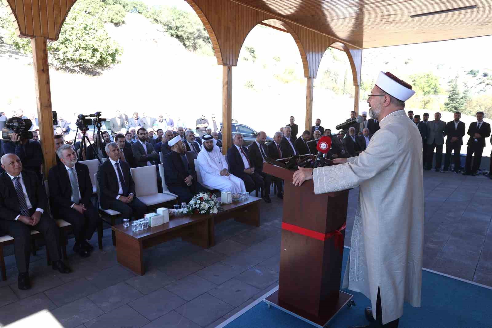 Kahramanmaraş’ta 51 cami ile 4 Kur’an kursunun açılışı yapıldı