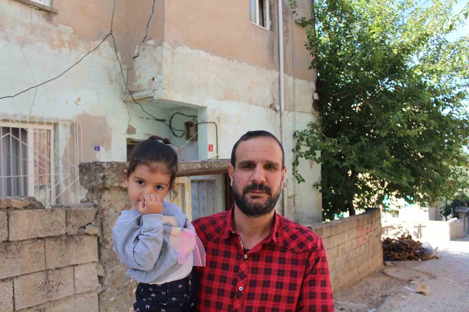 Siirt&rsquo;te &ouml;nce Kahramanmaraş, ardından Malatya merkezli depremlerden etkilenen ev b&uuml;y&uuml;k hasar g&ouml;rd&uuml;
