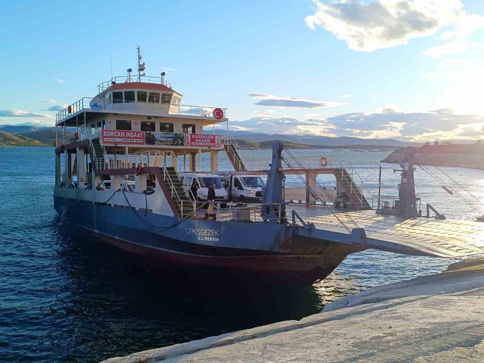 Tunceli’de feribot seferleri yeniden başladı