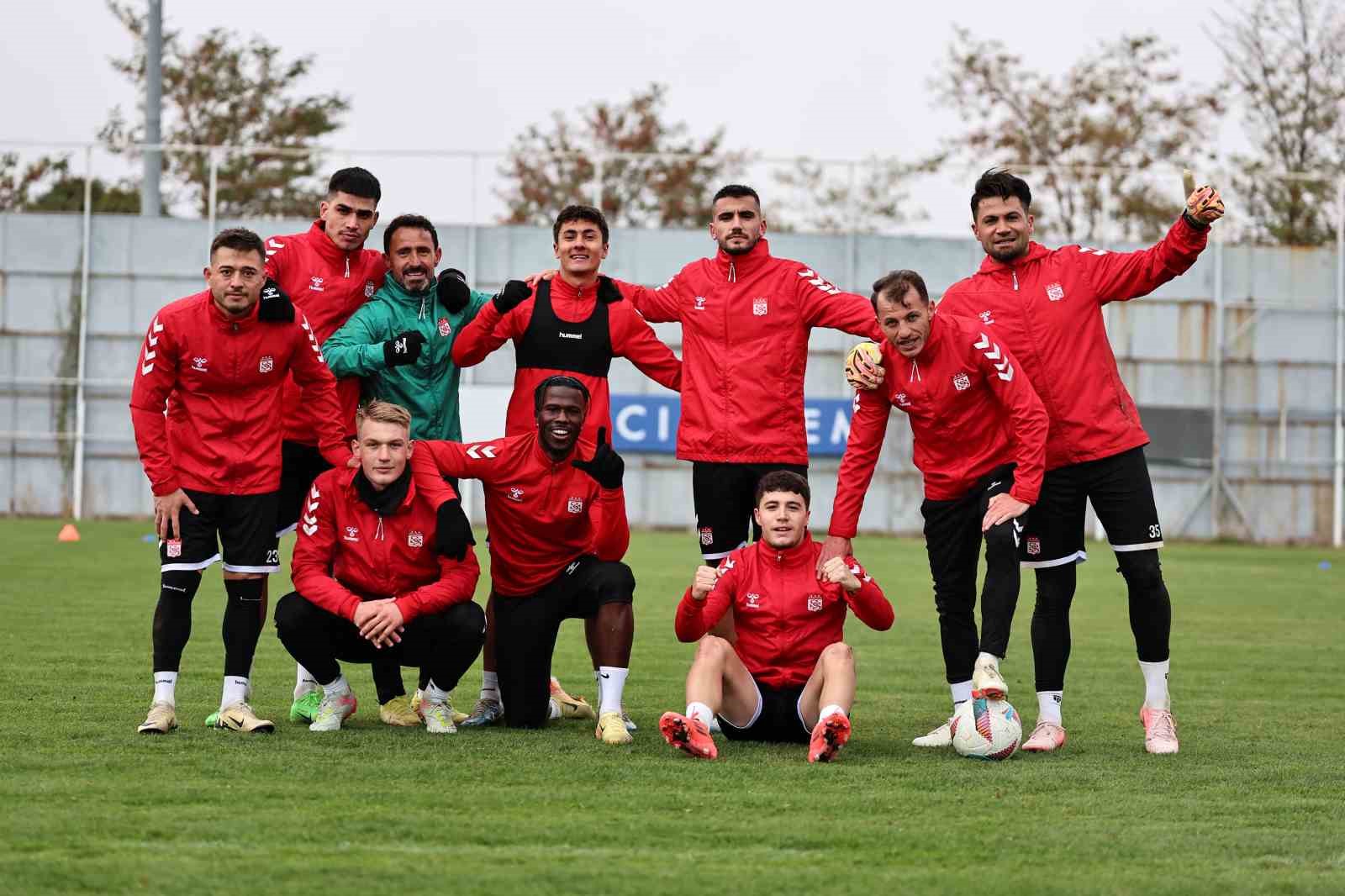 Sivasspor’da Adana Demirspor maçı hazırlıkları başladı
