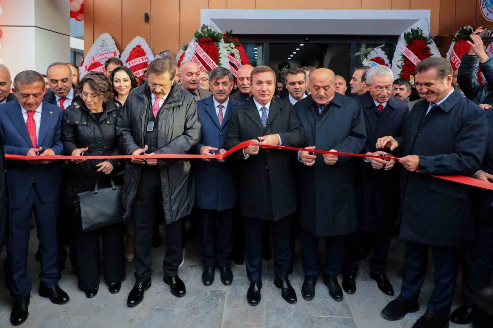 Erzincan Ticaret ve Sanayi Odasının yeni hizmet binasının açılışı gerçekleşti