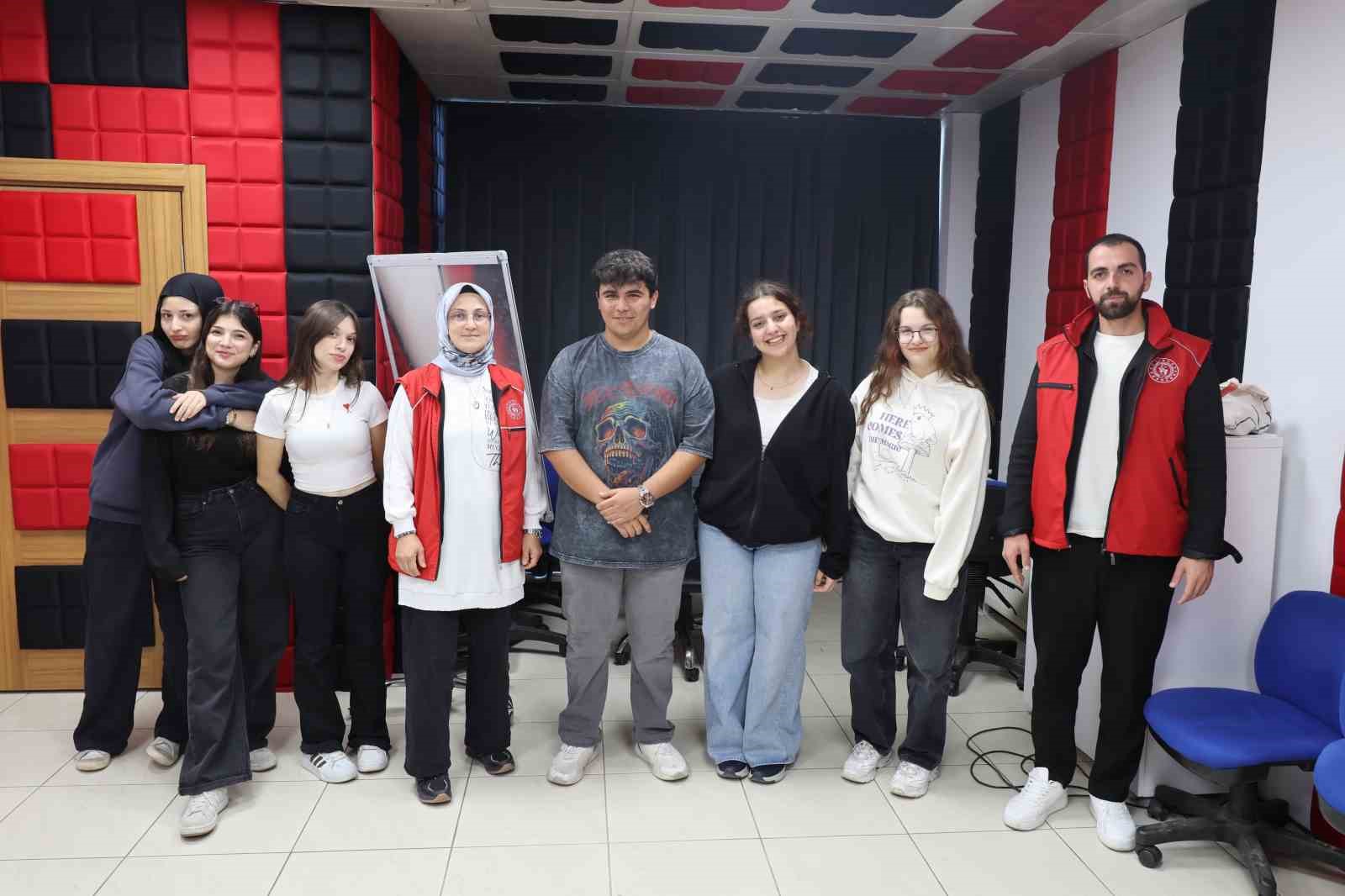 Gençlik Merkezi’nde karaoke sınıfı açıldı
