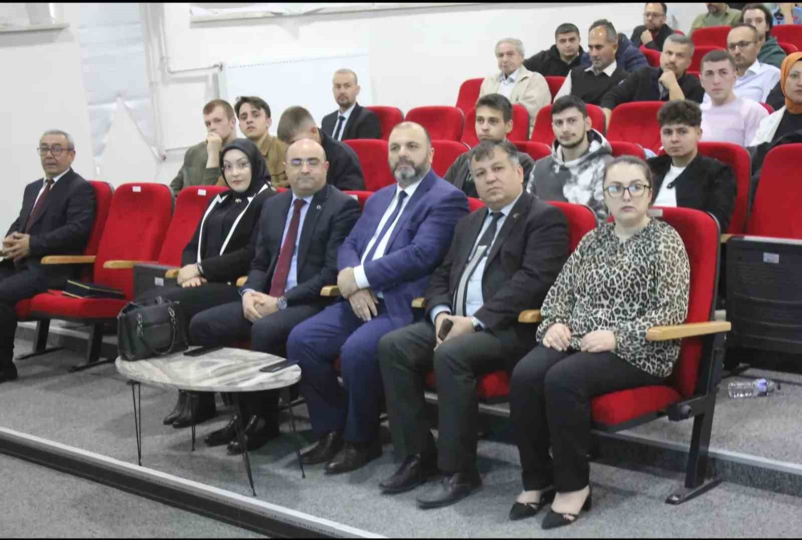 Tavşanlı’da "Peygamberimiz ve Karakter İnşası“ konulu konferans
