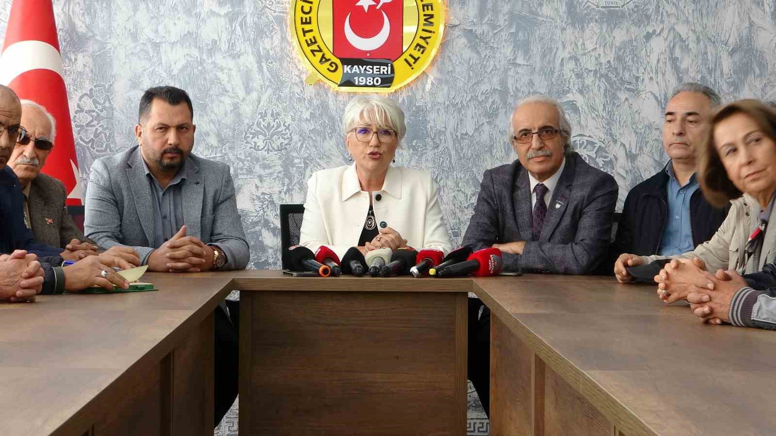 Sema Karaoğlu: &ldquo;Anayasamızın ilk d&ouml;rt maddesi, Cumhuriyetimizin ve demokrasimizin teminatıdır&rdquo;
