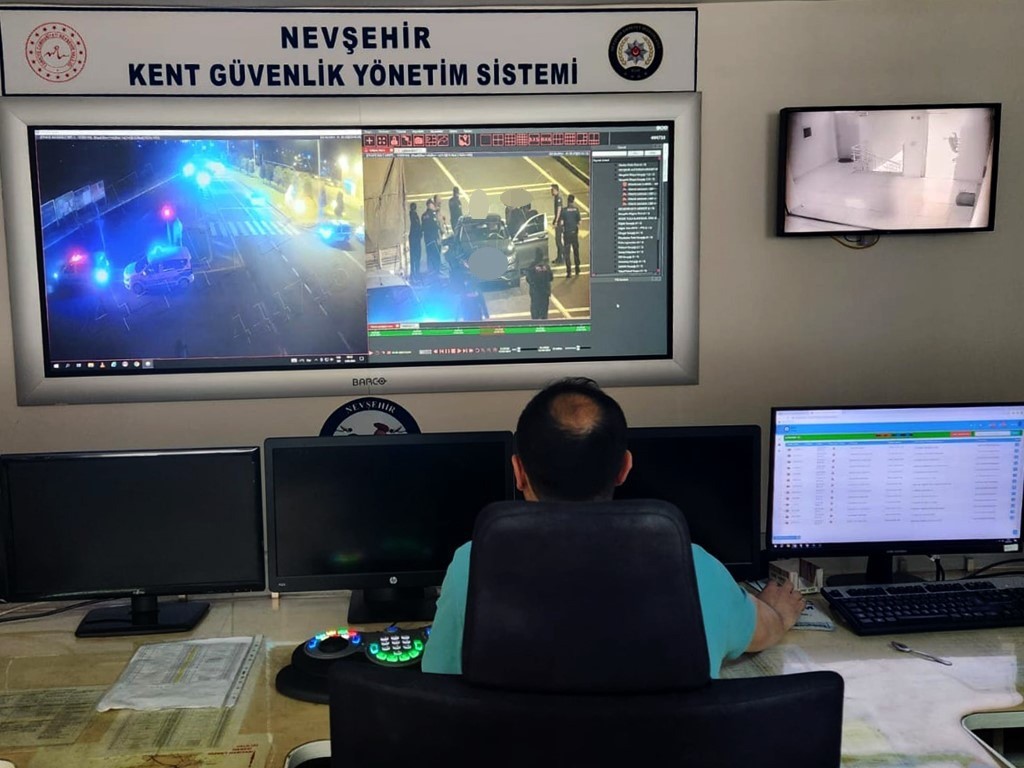 Önce KGYS kameralarına, sonra polise yakalandı