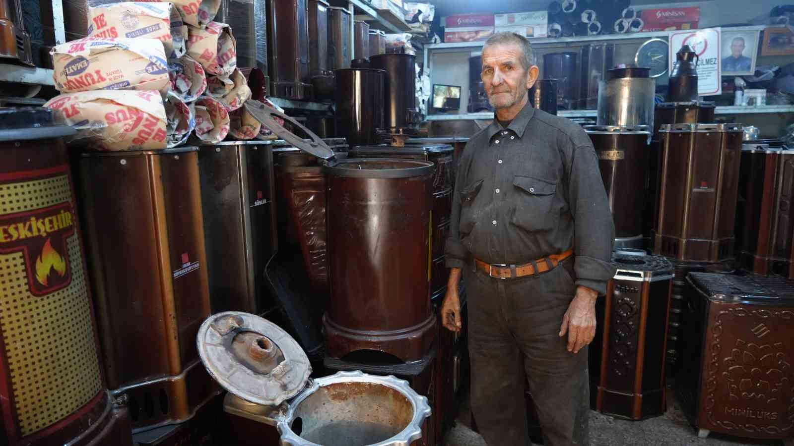 Gaziantep’te havaların soğumasıyla soba satışları arttı
