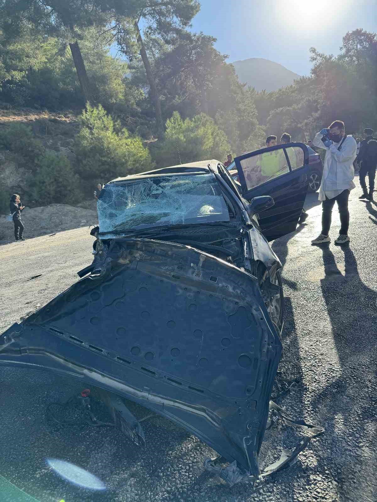 Fethiye’de 4 aracın karıştığı kazada 5 kişi yaralandı