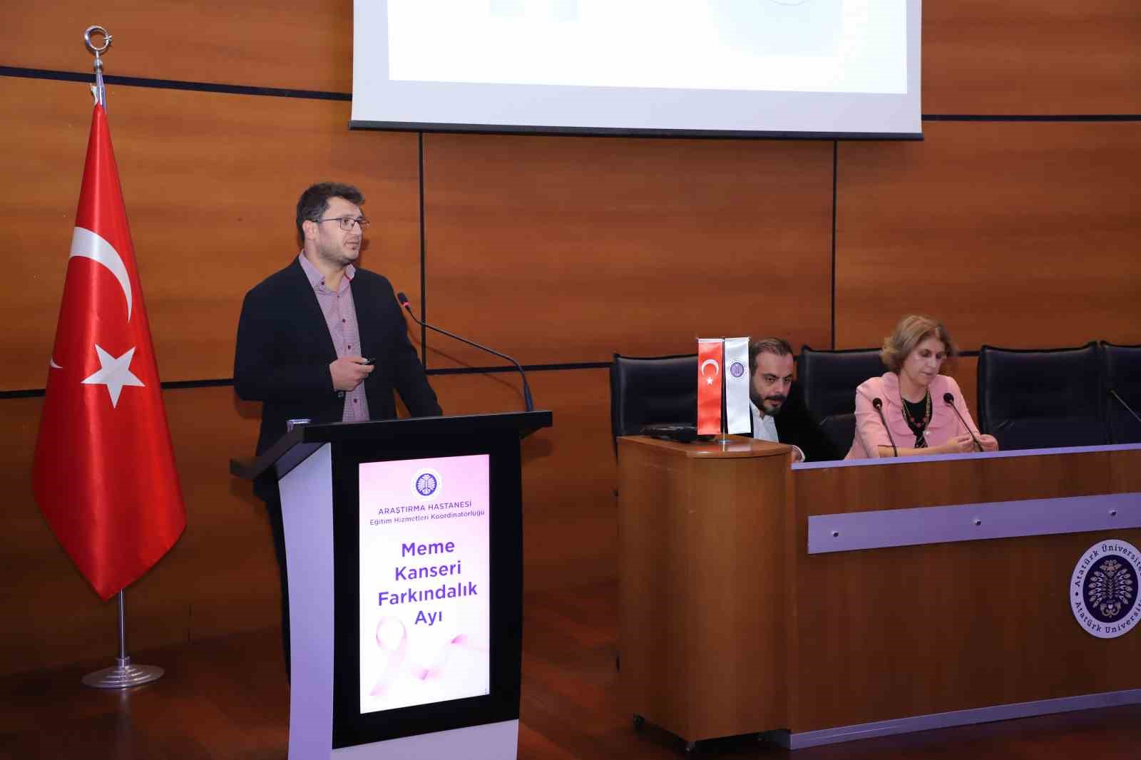 Meme kanseri farkındalık ayına y&ouml;nelik konferans d&uuml;zenlendi
