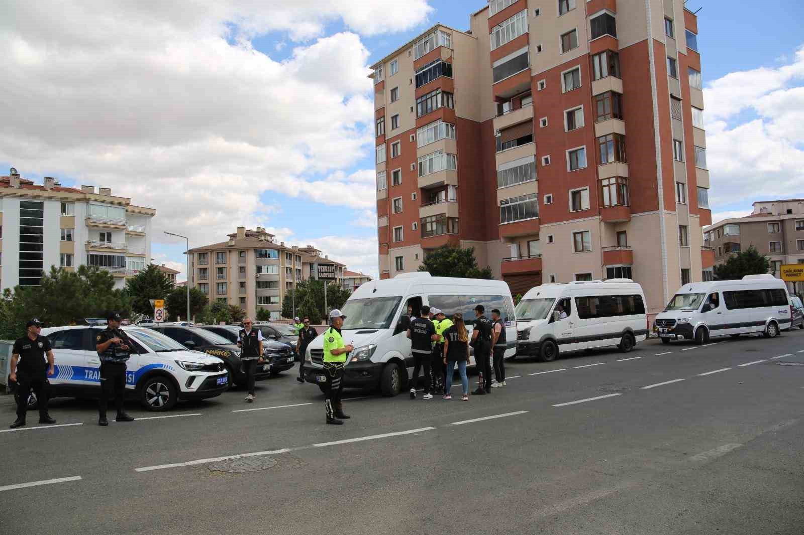 Tekirdağ’da okul ve yurt çevrelerinde güvenlik denetimleri: 16 aranan şahıs yakalandı