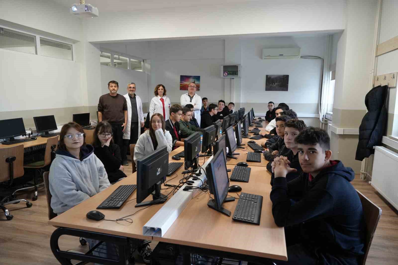 Atakum Mesleki ve Teknik Lisesi, 17 ülkenin katıldığı yarışmada 2. oldu
