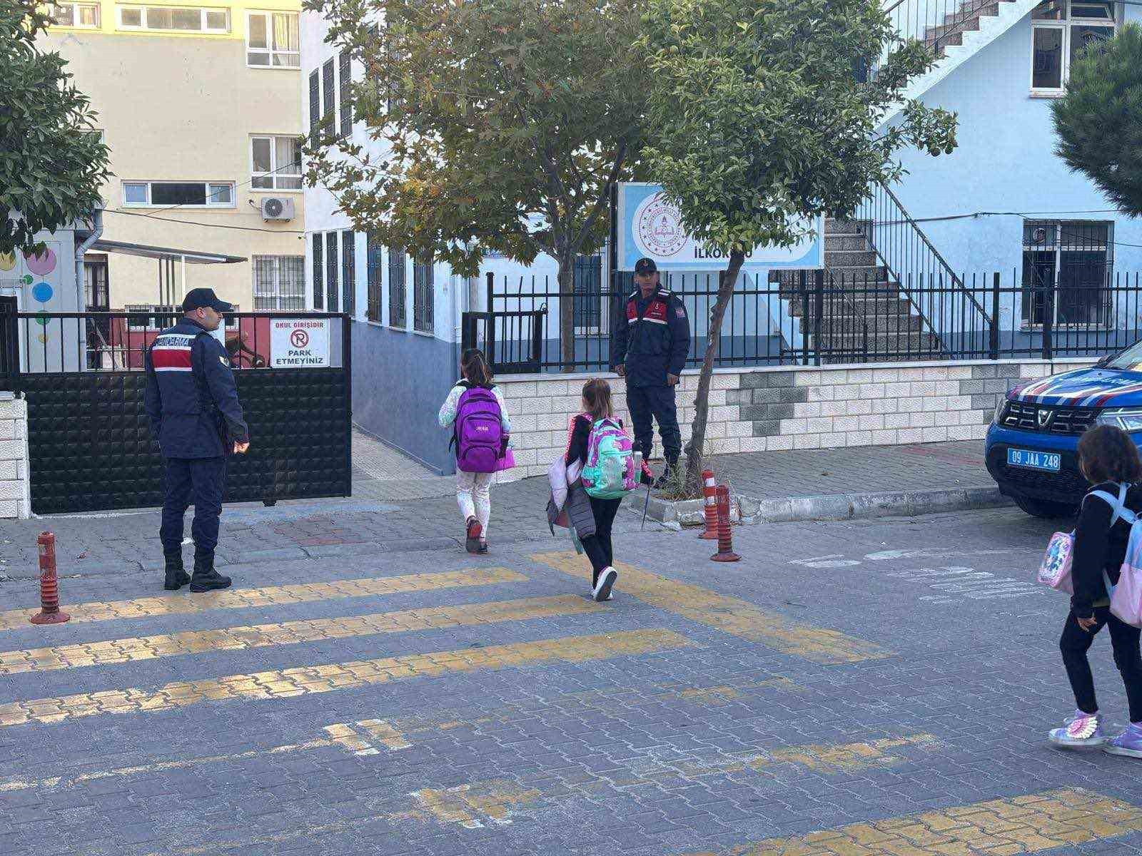 Aydın’da jandarma ekiplerinden ‘Huzur’ uygulaması: 1 günde 4 bin kişi sorgulandı