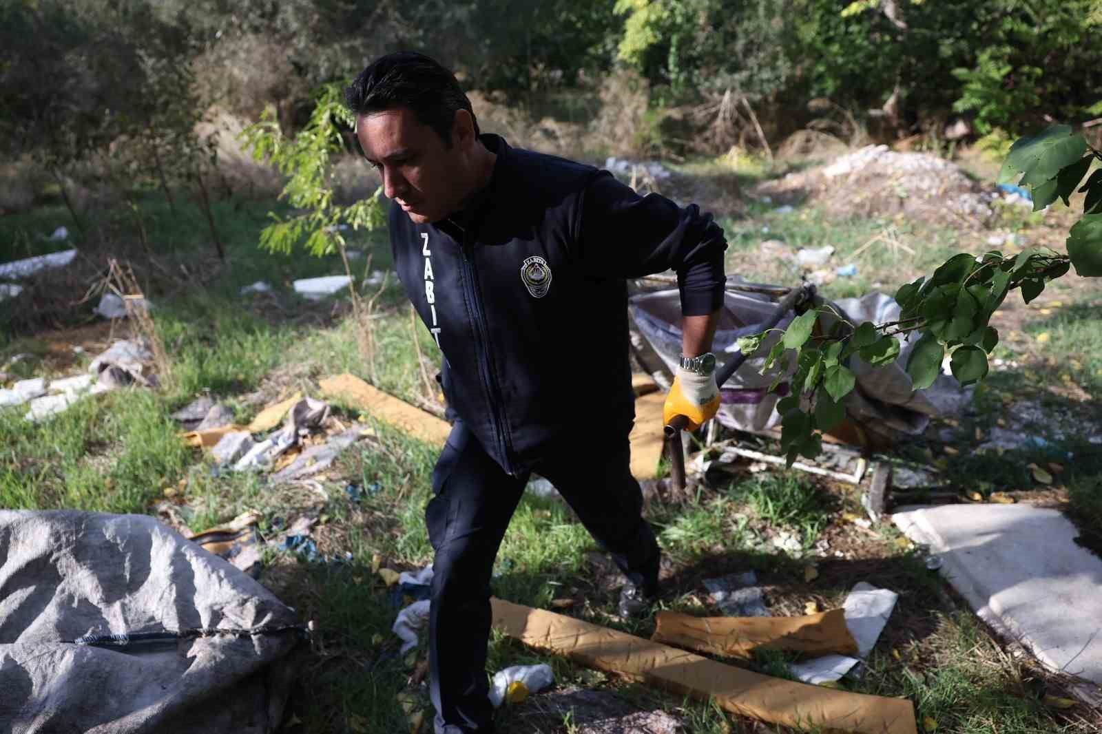 Bakırk&ouml;y&rsquo;de d&uuml;zensiz atık toplayıcılarına denetim
