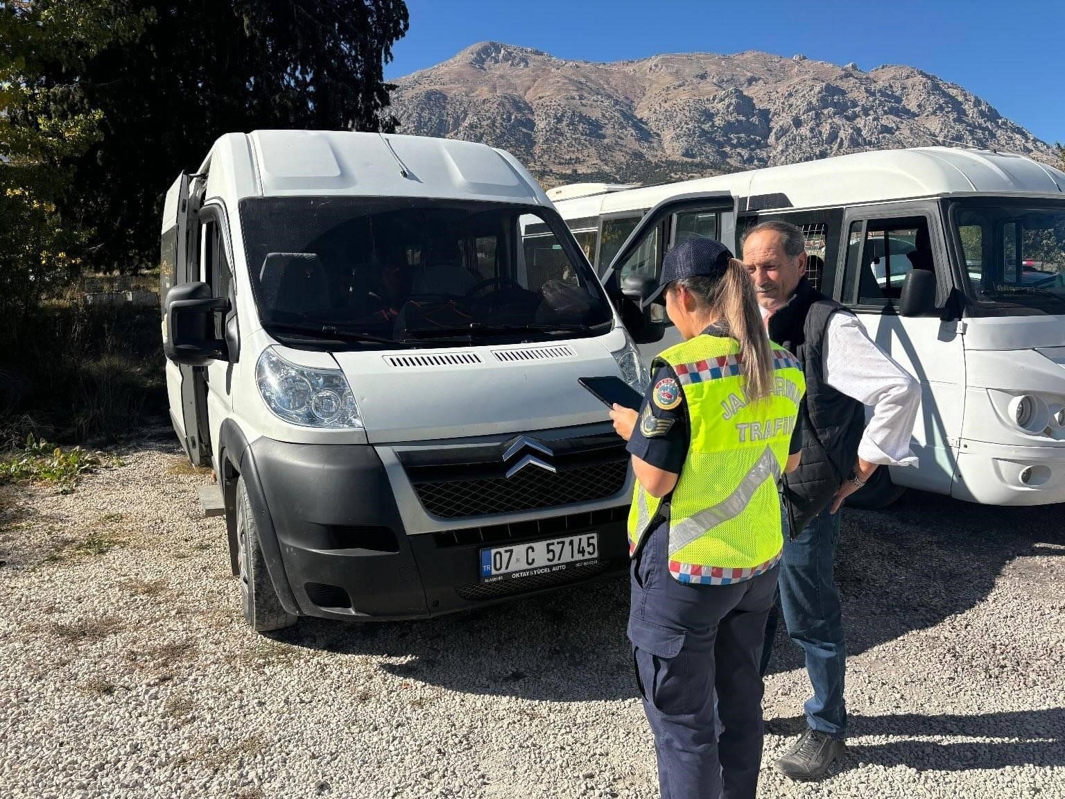 Antalya’da okul servis araçlarına denetim
