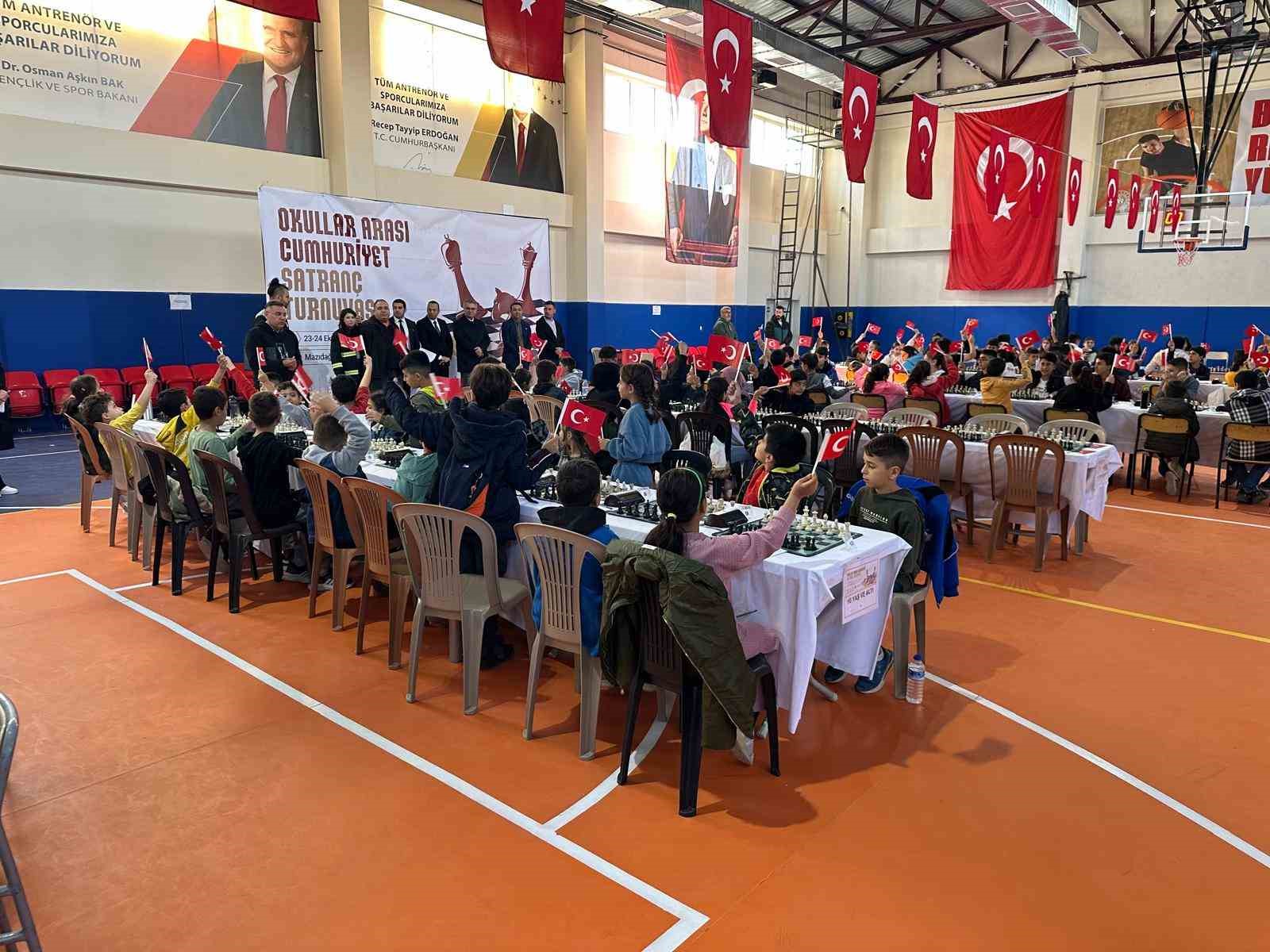 Mardin’de Cumhuriyet Satranç Turnuvasına start verildi