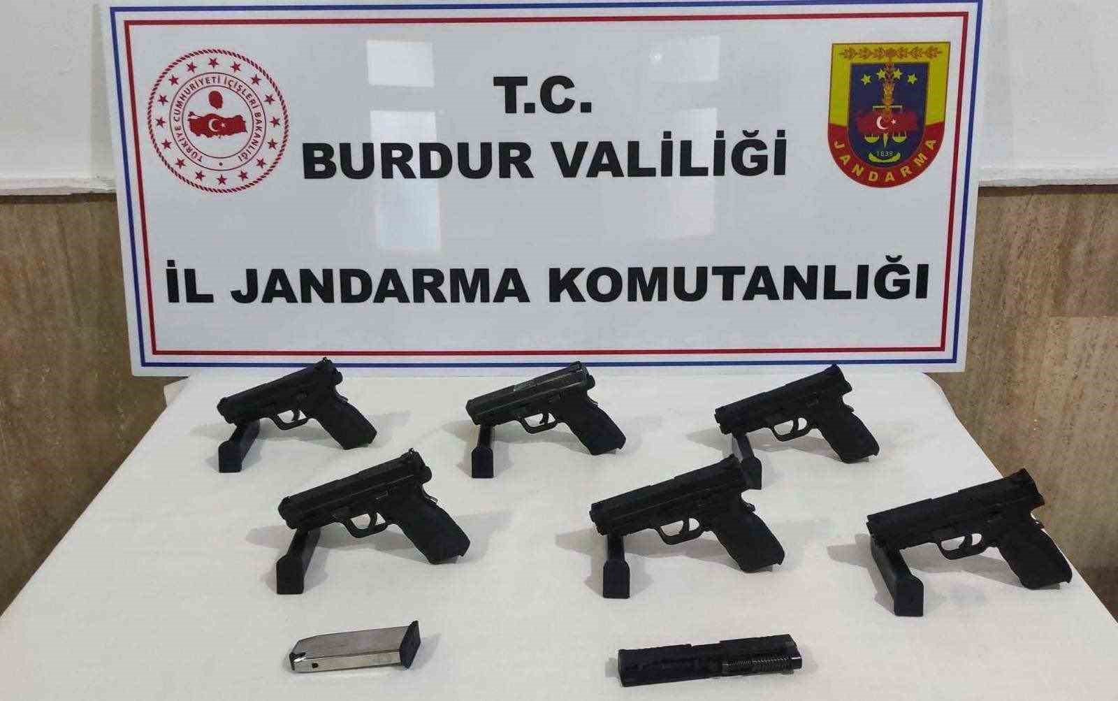 Burdur’da uyuşturucu ve kaçakçılık operasyonu: 3 şüpheli tutuklandı