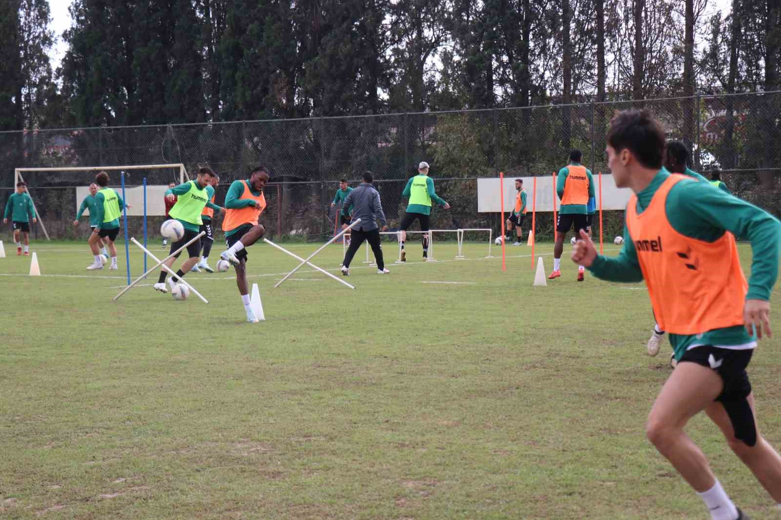 Sakaryaspor, Bandırmaspor mesaisinde
