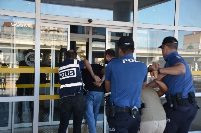 Antalya’da son 1 haftadaki denetimlerde yakalanan 168 şahıs tutuklandı