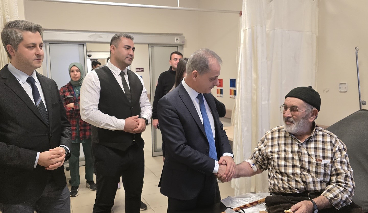 Sağlık M&uuml;d&uuml;r&uuml; Tekin sağlık kurumlarını denetledi
