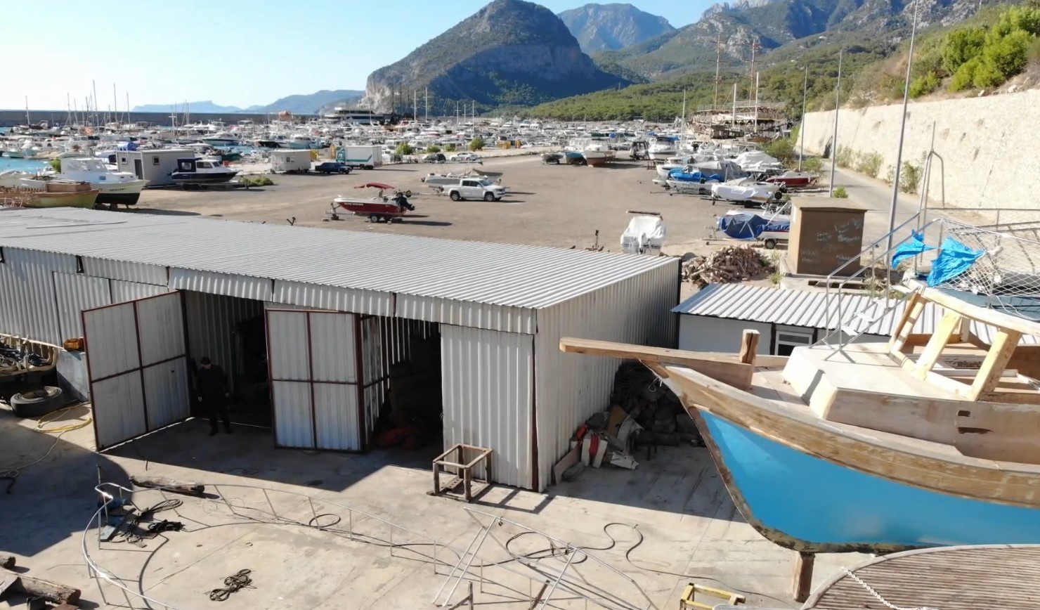 Antalya Balık&ccedil;ı Barınağı&rsquo;nda &rsquo;r&uuml;şvet&rsquo; operasyonu: 7 g&ouml;zaltı
