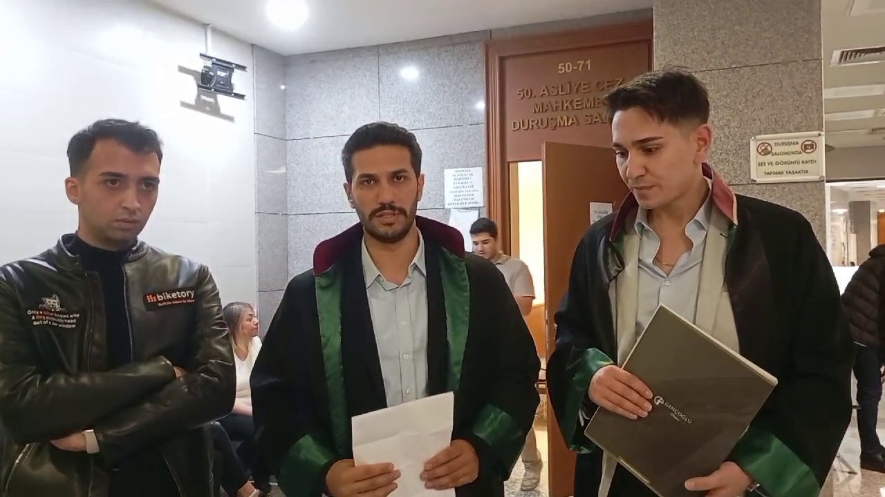 Eski sevgilisini darp ettiği iddiasıyla yargılanan şarkıcı &Ccedil;ağatay Akman davasında karar
