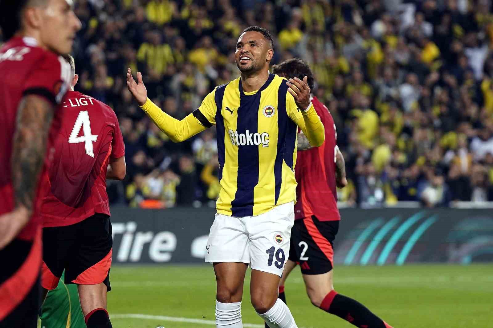 UEFA Avrupa Ligi: Fenerbahçe: 0 - Manchester United: 1 (İlk yarı)
