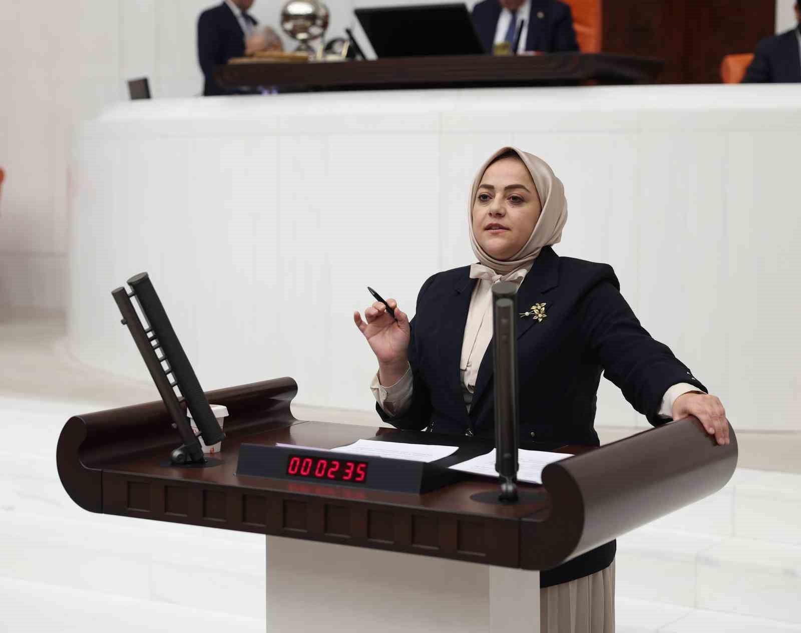 Denizli milletvekili &Uuml;n yenidoğan &ccedil;etesi &uuml;zerinden eleştirilerde bulundu
