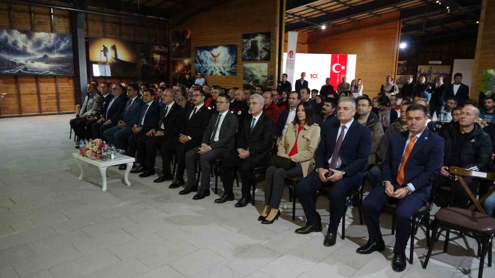 &Ccedil;anakkale&rsquo;de &rsquo;Afet M&uuml;zeye Gelmeden&rsquo; konulu panel d&uuml;zenlendi
