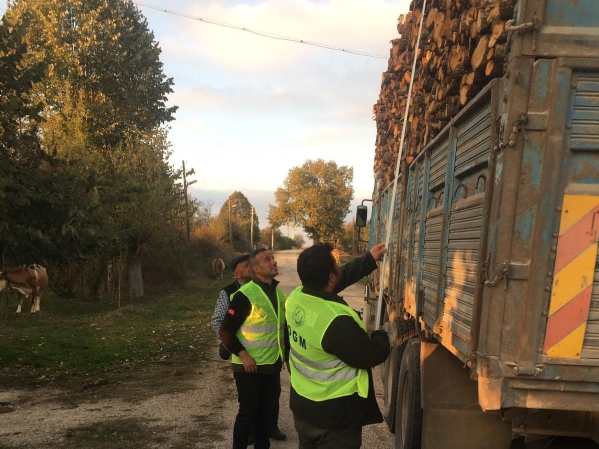 Bilecik’te emval nakleden araçlar kontrol edildi