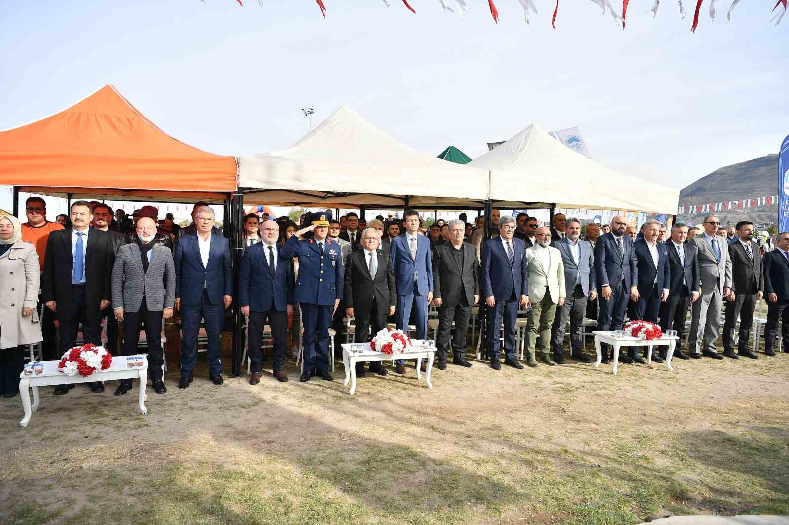 Kayseri 6’ncı Bilim Şenliği kapılarını açtı
