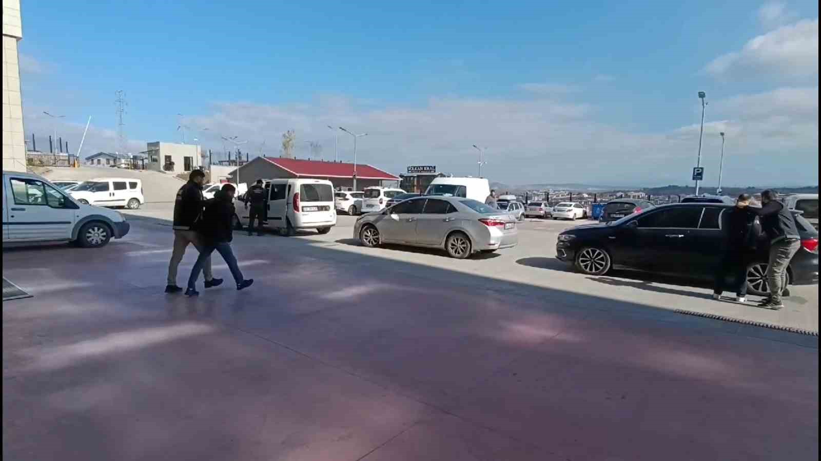 Yalova’daki uyuşturucu operasyonlarında 4 zanlı tutuklandı
