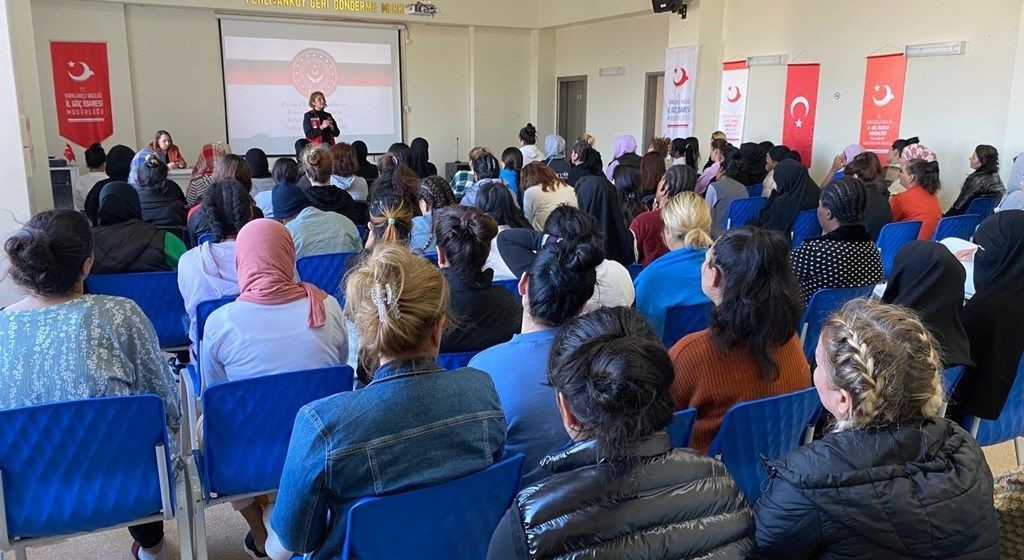 Kırklareli&rsquo;nde "Kadına Y&ouml;nelik Şiddet ve Erken Yaşta Evliliklerle M&uuml;cadele" eğitimi
