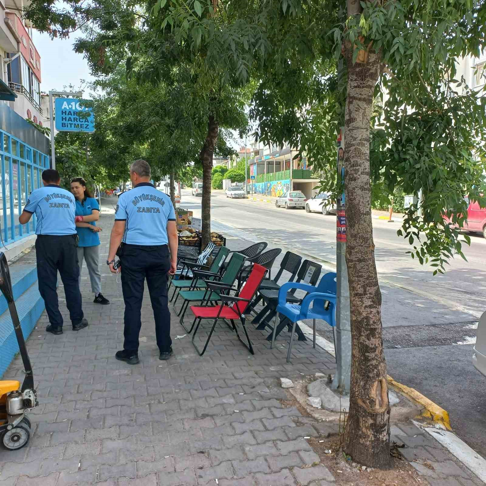 Balıkesir’de vatandaşın ihbarına zabıtadan anında müdahale
