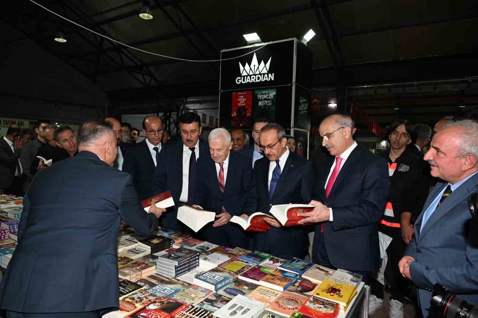 "10. Malatya Anadolu Kitap ve Kültür Fuarı" kitapseverlere kapılarını açtı
